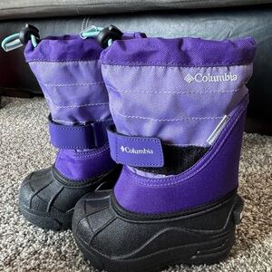 Columbia Baby/Toddler Purple and Black Snow Boots, Size 6, barely worn